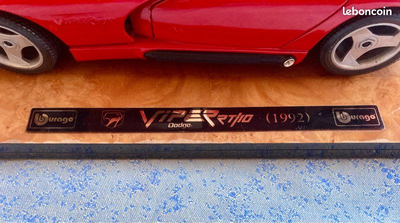 Bburago 1/18 Dodge Viper RT/10 1992 Rouge - Modèle Moulé Sous Pression Série Diamant