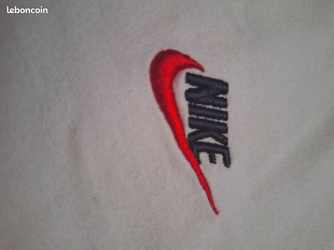 T-shirt nike blanc taille XS (image 2)