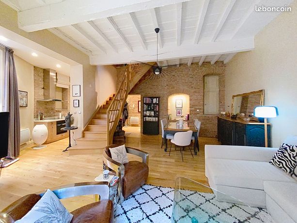 Loft 2 pièces 105 m²