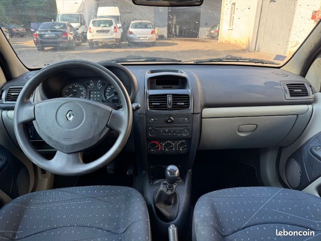 RENAULT Clio II 5 Portes Phase 2 1.4 i 16V 98 cv (image 5)