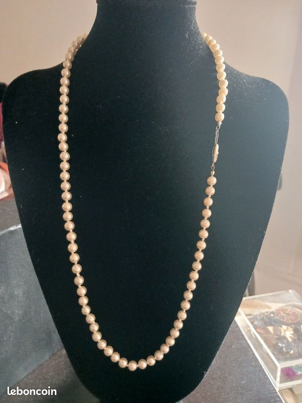 Collier en perles (image 1)