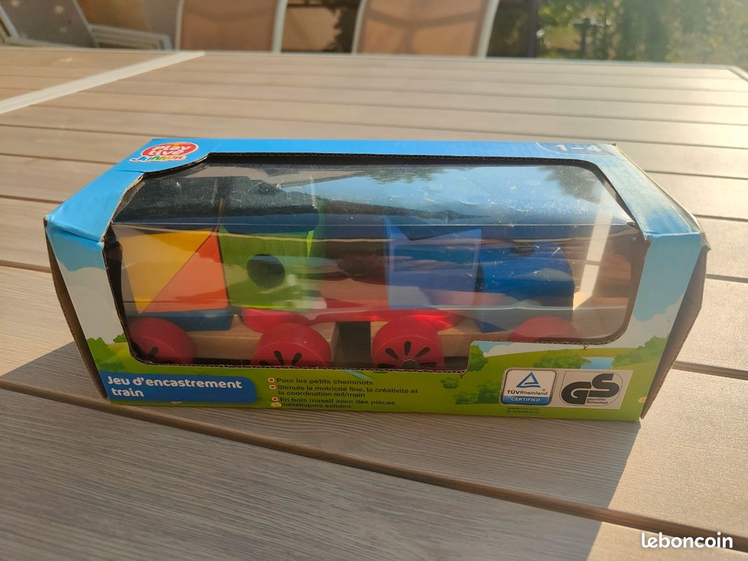 Jeux train en bois (image 1)