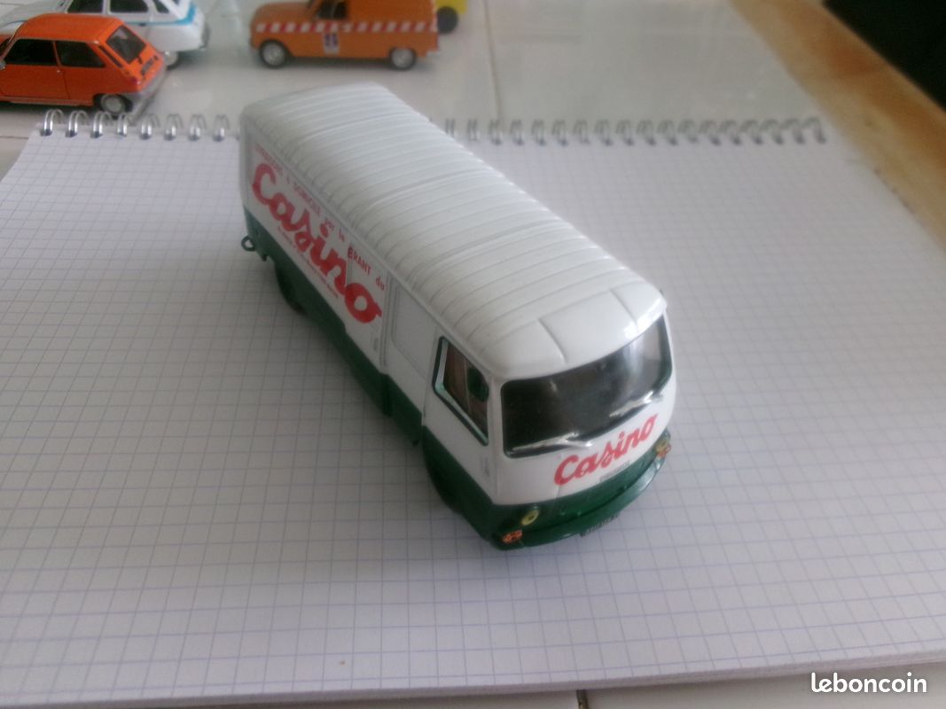 Altaya Ixo Peugeot J7 Long 1965 Casino - Nos Chères Camionnettes D'antan 1/43