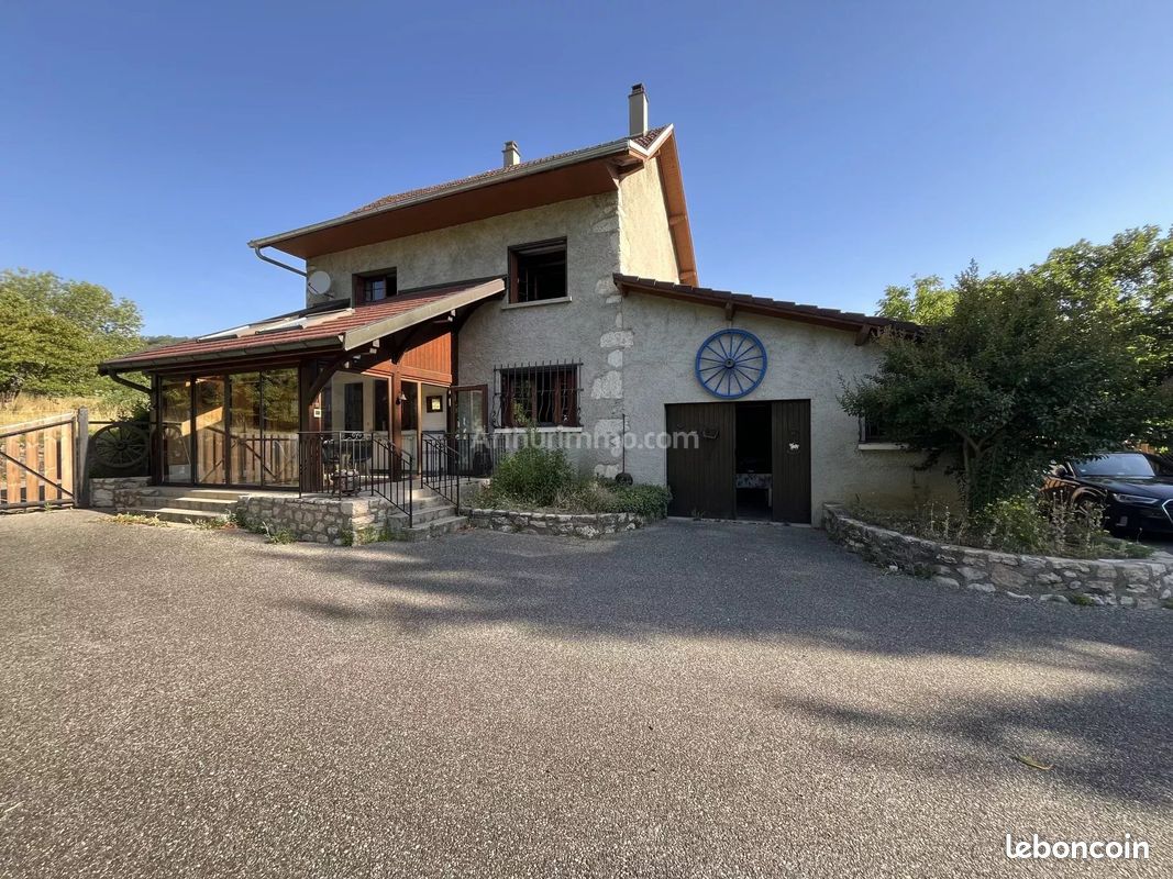 Maison 3 pièces 83 m² · à Saint-Pierre-de-Curtille · 83 m² · 331 760 €
