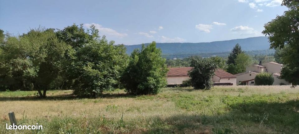 Terrain 700 m² · à Sisteron · 82 000 €