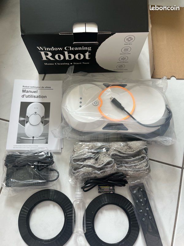 Robot Laveur de Vitre, 5600pa Robot Nettoyeur Vitre Automatique avec Eau Pulvérisée, 3 Modes de Nettoyage, Navigation Intelligente, Système de Sécurité, Moteur sans Balais, Télécommande et 10 Chiffons Robot Laveur de Vitre, 5600pa Robot Nettoyeur Vitre Automatique avec Eau Pulvérisée, 3 Modes de Nettoyage, Navigation Intelligente, Système de Sécurité, Moteur sans Balais, Télécommande et 10 Chiffons