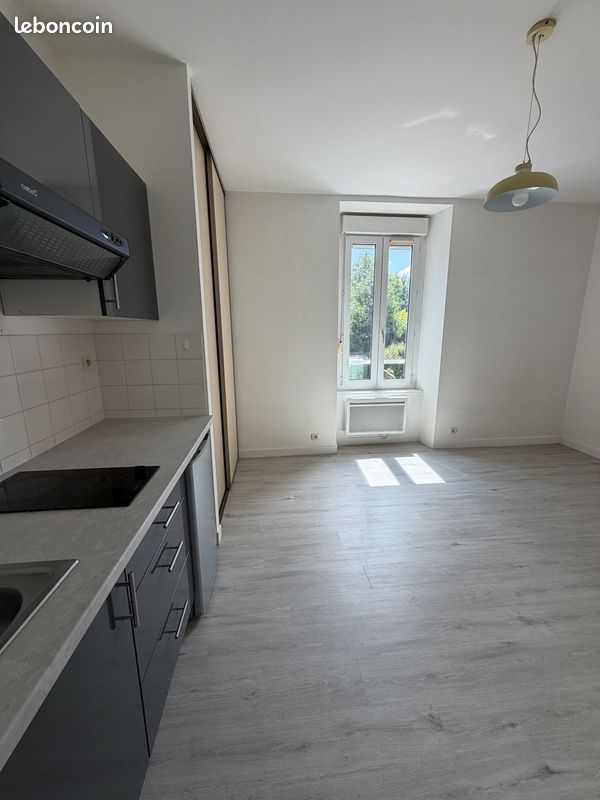 Appartement 1 pièce 21 m² · à Guingamp · 21 m² · 450 €