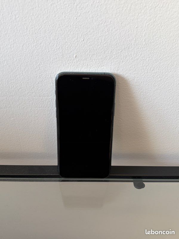 IPhone 11 Pro (image 3)