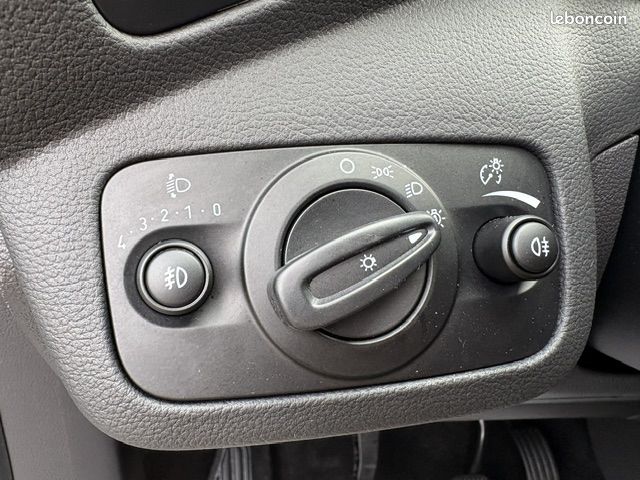 Ford C-MAX 1.0 ECOBOOST 100CH STOP&START TITANIUM (image 6)