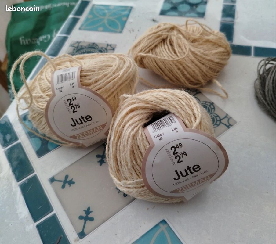 Jude à crochet et tricot couleur crème et gris (image 4)