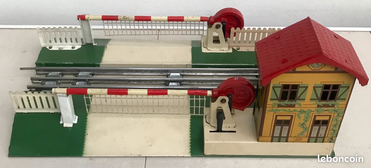 JOUET ANCIEN TRAIN tôle Passage A Niveau LR EUR 19,00 - FR