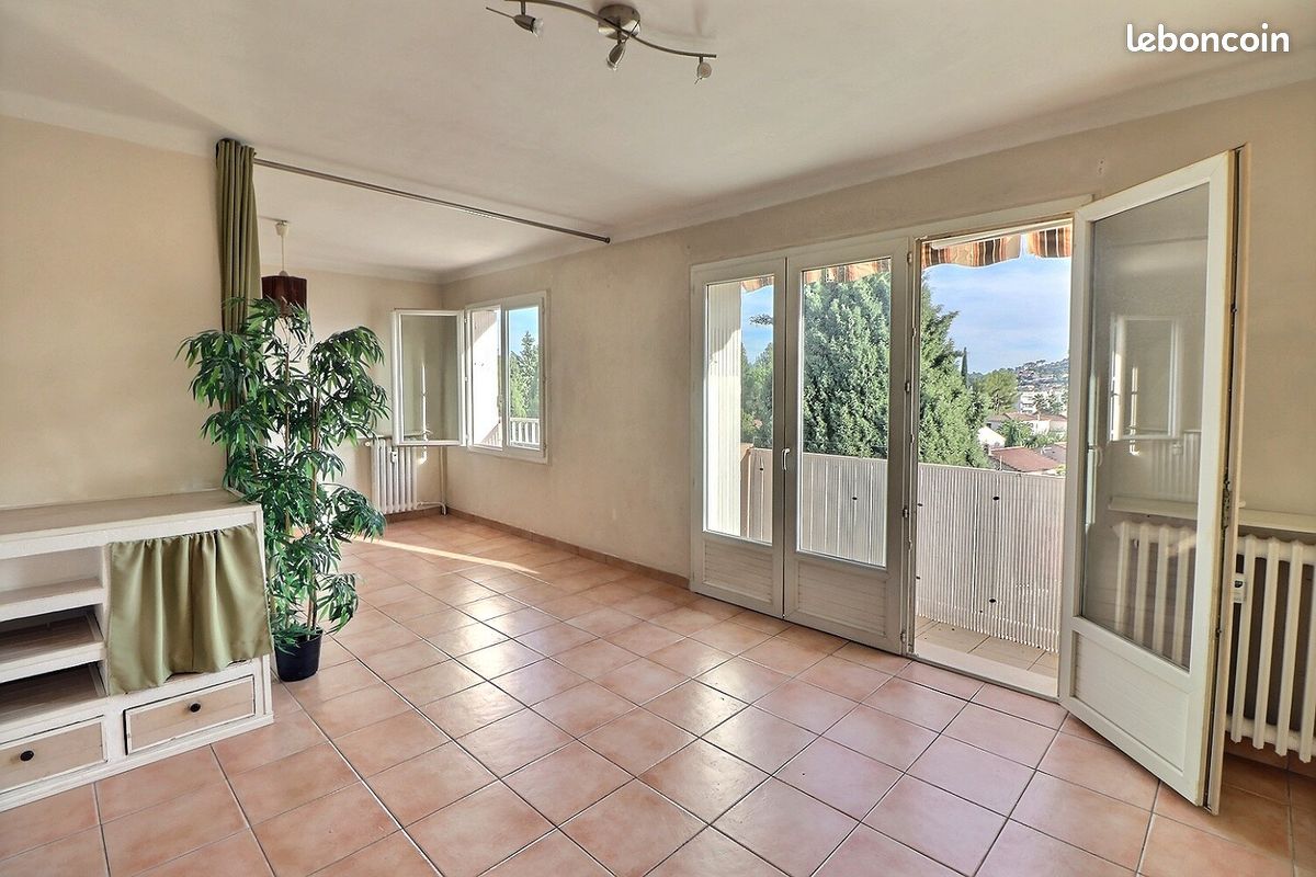 Appartement 3 pièces 64 m² · à Hyères · 64 m² · 207 000 €