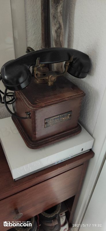 Téléphone vintage 1940 (image 1)