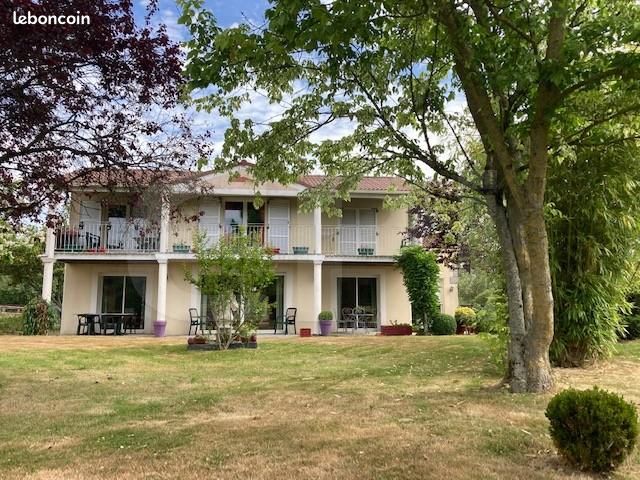 Maison 6 pièces 162 m² - Moncoutant-sur-Sèvre 79320 Moncoutant (image principale 0)