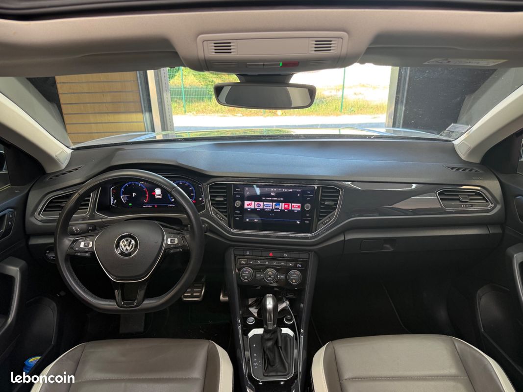 VOLKSWAGEN T-ROC 1.5 TSI 150 EVO Start/Stop DSG7 Carat Exclusive / Entretien Exclusif Volkswagen / Toit Ouvrant (image 24)