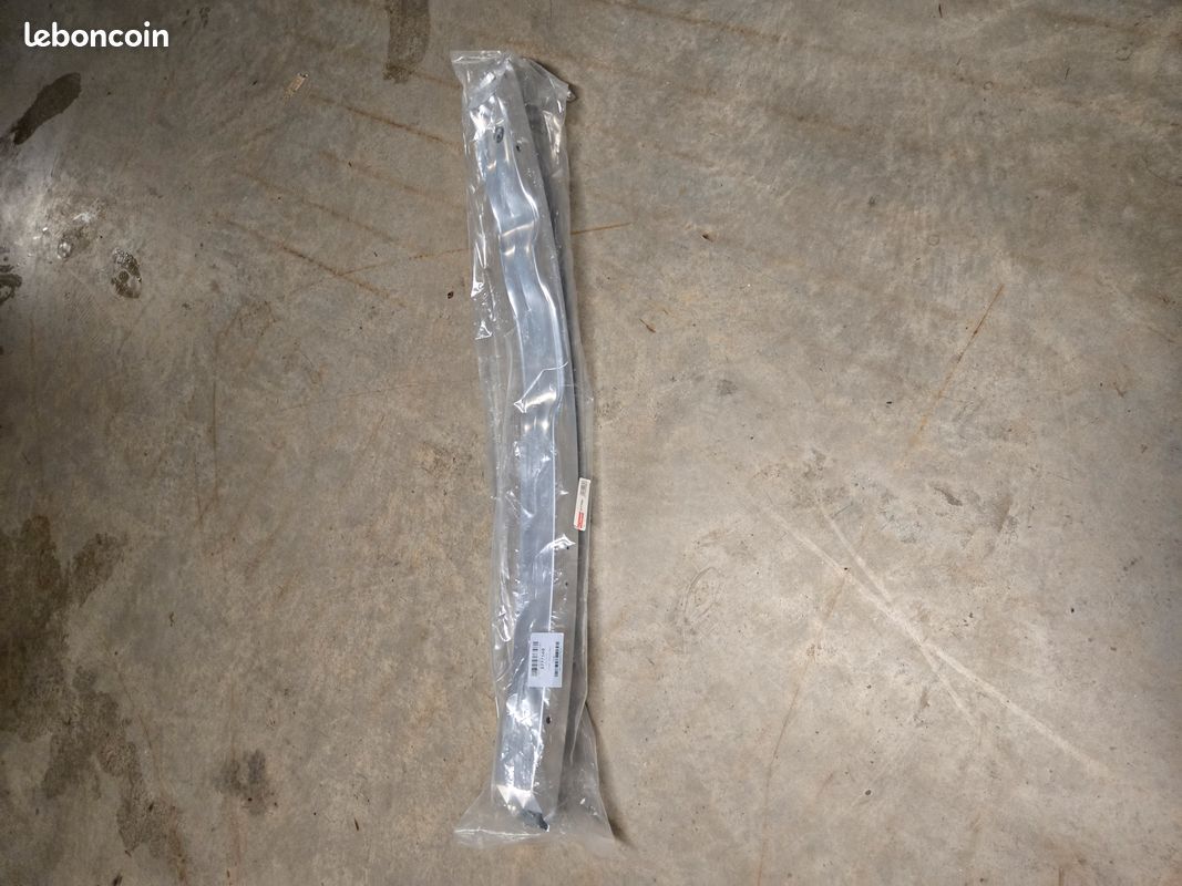 Support pare choc Citroën Ds3 (image 1)