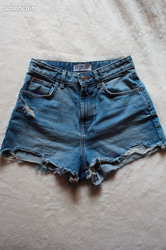 Short en jean bleu clair à ourlet effiloché | FR
