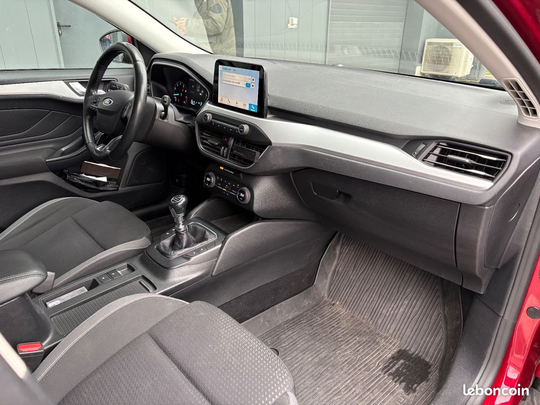 FORD FOCUS 1.0 EcoBoost 100 CH BVM6 Trend Business / CARPLAY / CAMERA / KEYLESS (image 13)