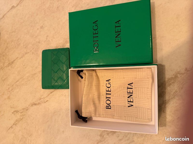 Porte-cartes Bottega Veneta vert très bon état avec étui et boîte (image 1)