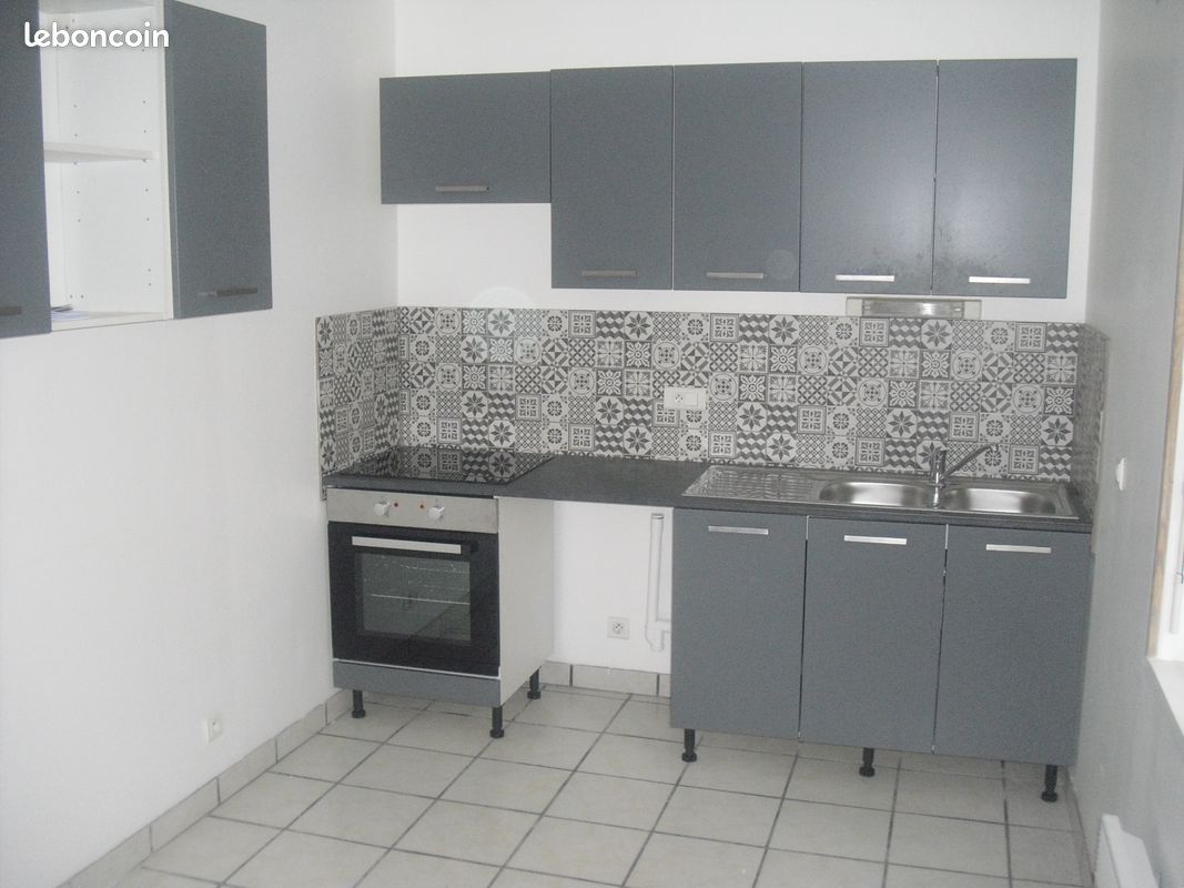 Appartement 3 pièces 77 m² · à Verneuil · 77 m² · 550 €