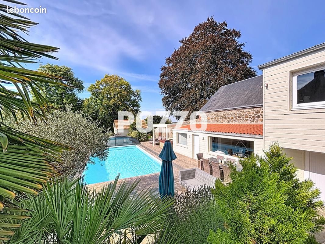 Maison 10 pièces 225 m² · à Vire Normandie · 225 m² · 450 000 €