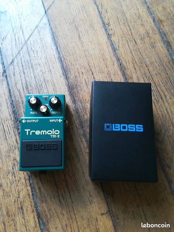 Boss TR-2 Tremolo (Silver Label) 1997 - Present - Green (image 2)