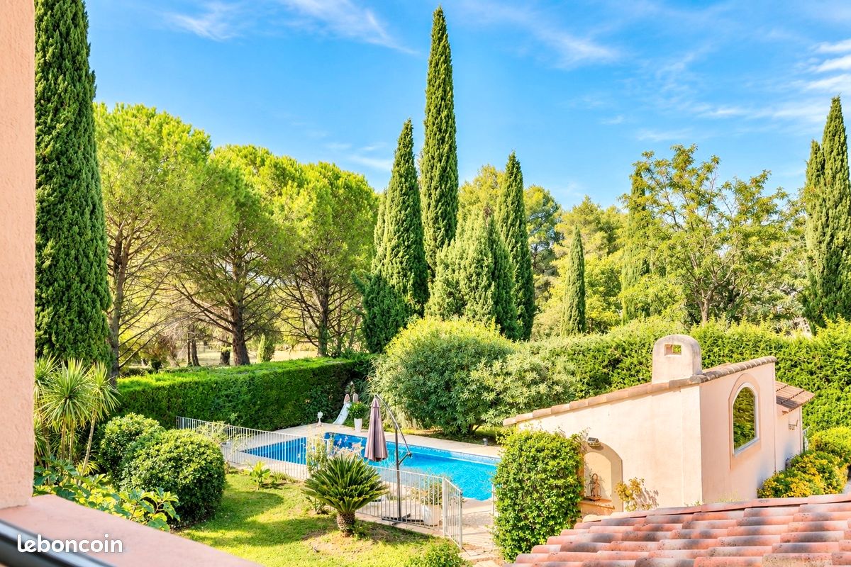 Maison 6 pièces 220 m² · à Aix-en-Provence · 220 m² · 1 090 000 €