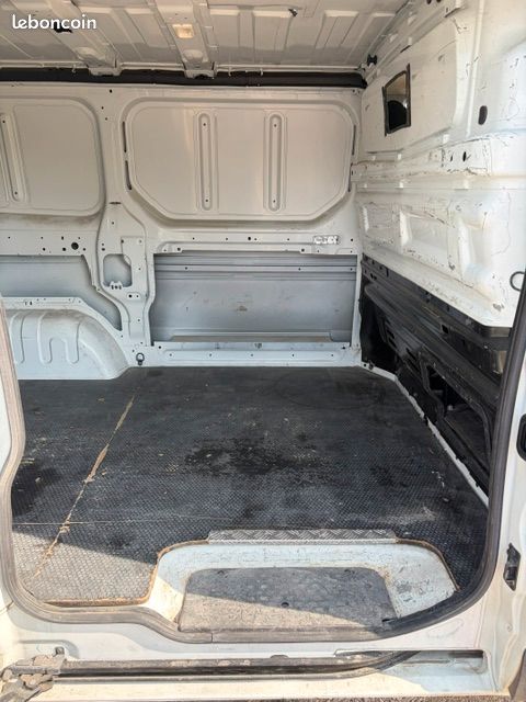 Renault traffic iii l1h1 1.6 dci 90ch bvm6 (image 9)
