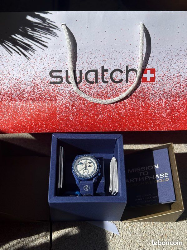 Swatch MISSION TO EARTHPHASE - MOONSHINE GOLD (image 1)