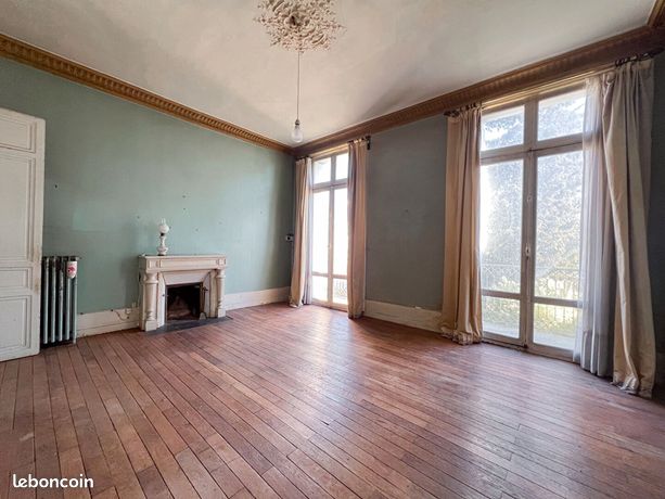 Propriété 8 pièces 220 m² — 1