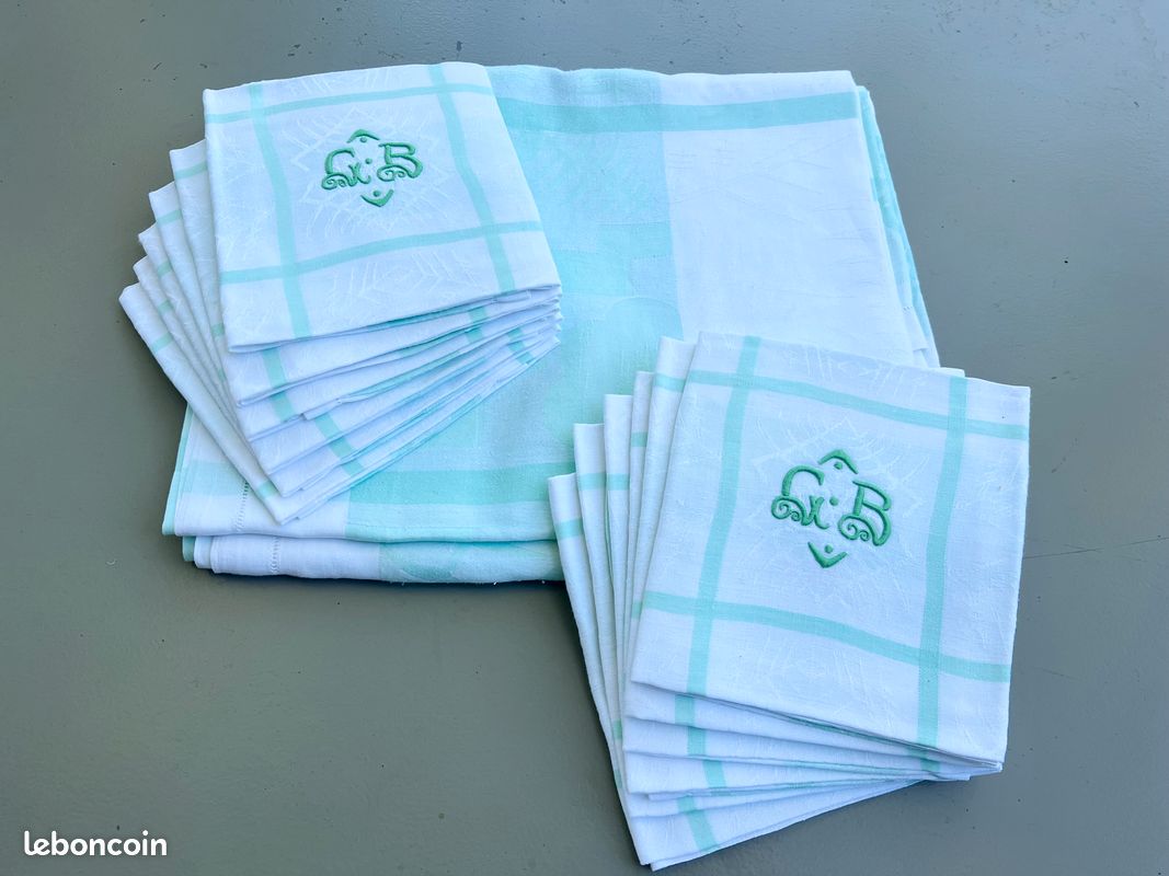 12 grandes serviettes monogramme MP
