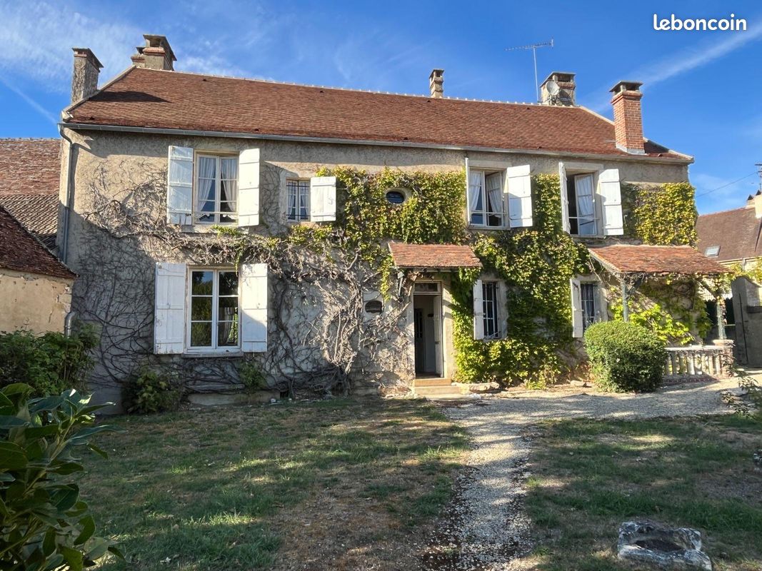 Maison 8 pièces 216 m² · à Voutenay-sur-Cure · 216 m² · 221 000 €