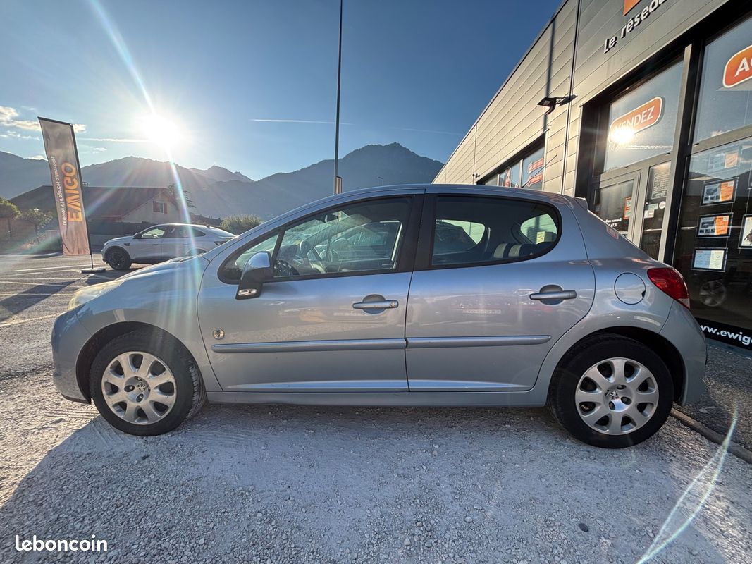 Peugeot 207 1.6 hdi 92ch urban move - distribution faite (image 16)