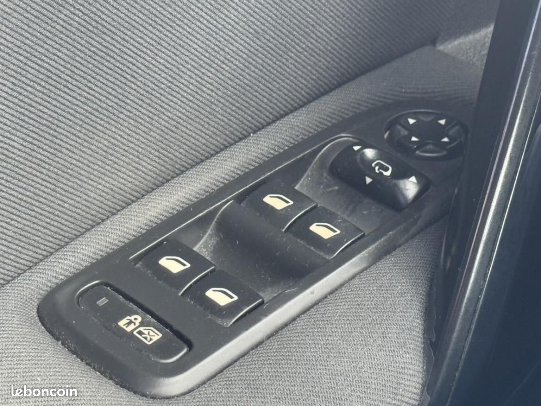 Peugeot 508 1.6 e-HDi 112ch FAP BMP6 Active (image 14)