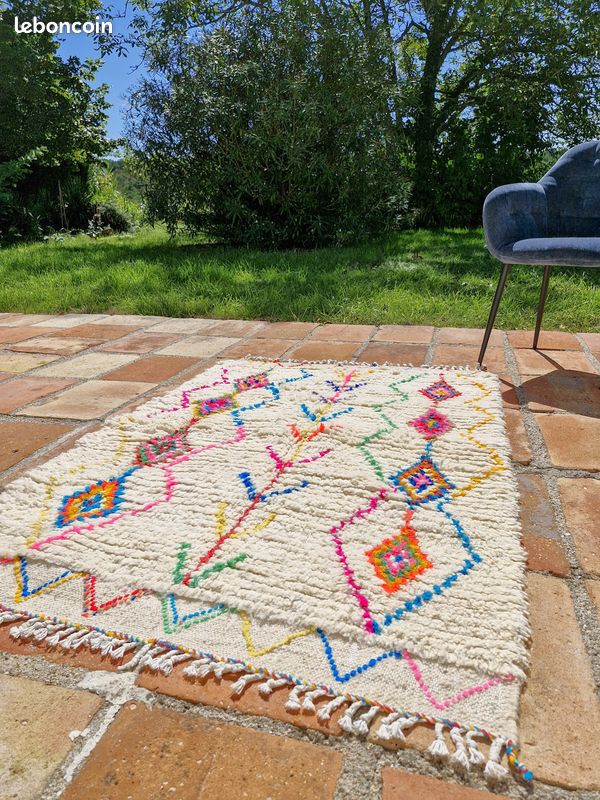 Tapis Berbère Azilal écru à motifs colorés, tapis marocain authentique, en laine et coton, tapis unique, tapis fait main, artisanat marocain, tissé à la main (image 1)