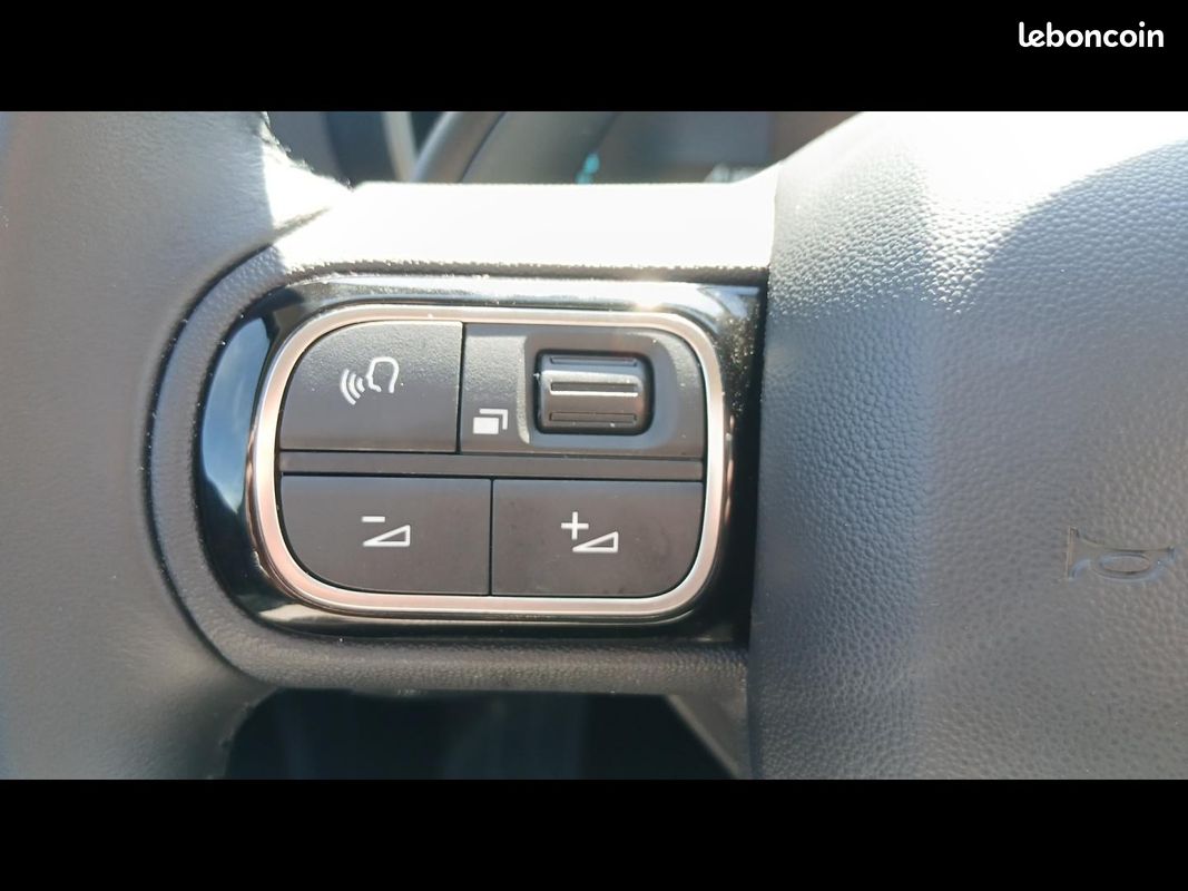 Citroen C5 Aircross 1.6 Hybride rechargeable 225 MAX + TOIT OUVRANT / VISION 360 / JANTES 19 / COFFR (image 31)