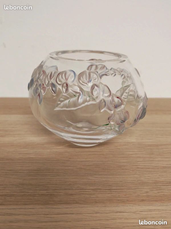Vase Lalique modèle cœur de jeannette en cristal (image 1)