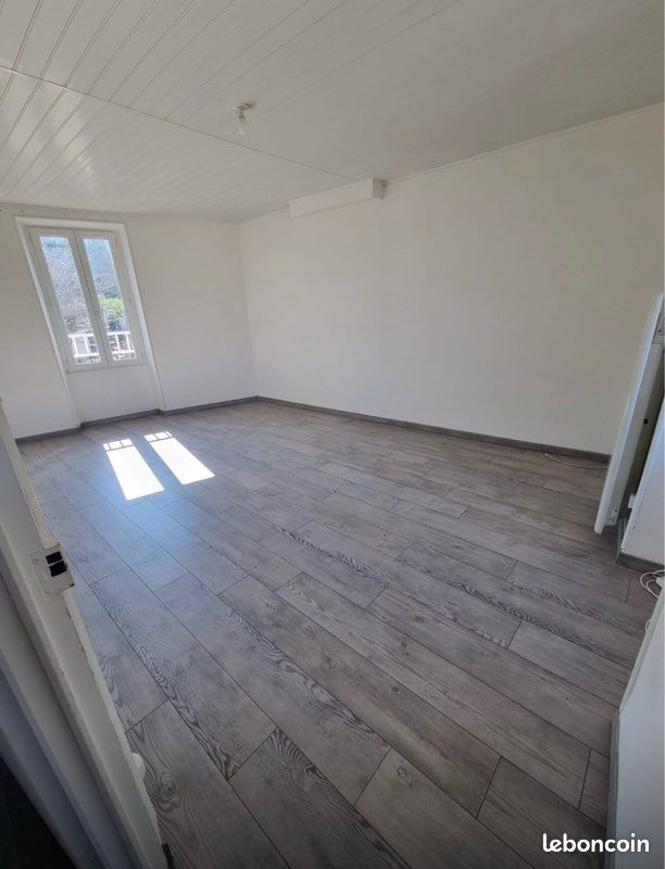 Appartement 3 pièces 45 m² · à Joyeuse · 45 m² · 430 €/mois