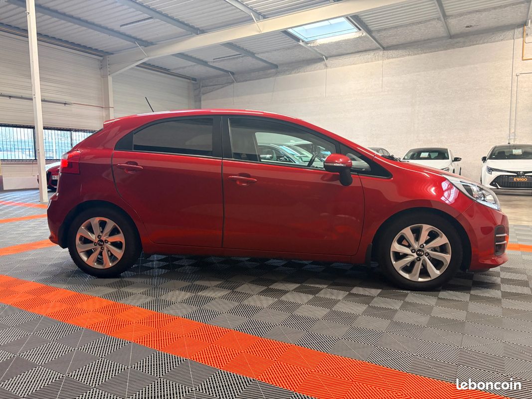 Kia rio 1.4 crdi 90 uefa euro 2016 (image 6)