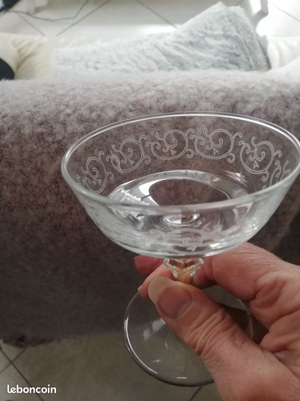 Suite de 6 coupes de champagnes Vintage Luminarc