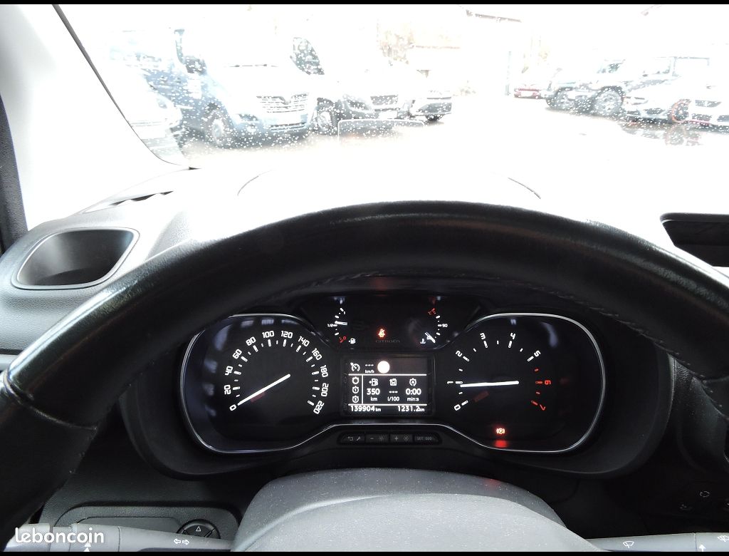 Citroën Berlingo SHINE 1.2 PURETECH 110CH BVM6 (image 9)