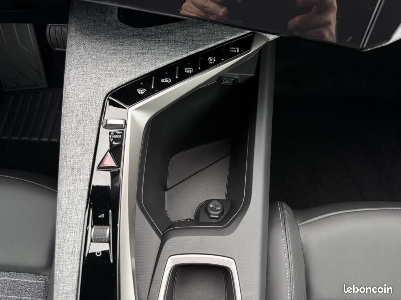 Peugeot 3008 1.2 Hybrid 145 Allure e-DCS6 / GPS + CAMERA / GARANTIE 12 MOIS (image 29)