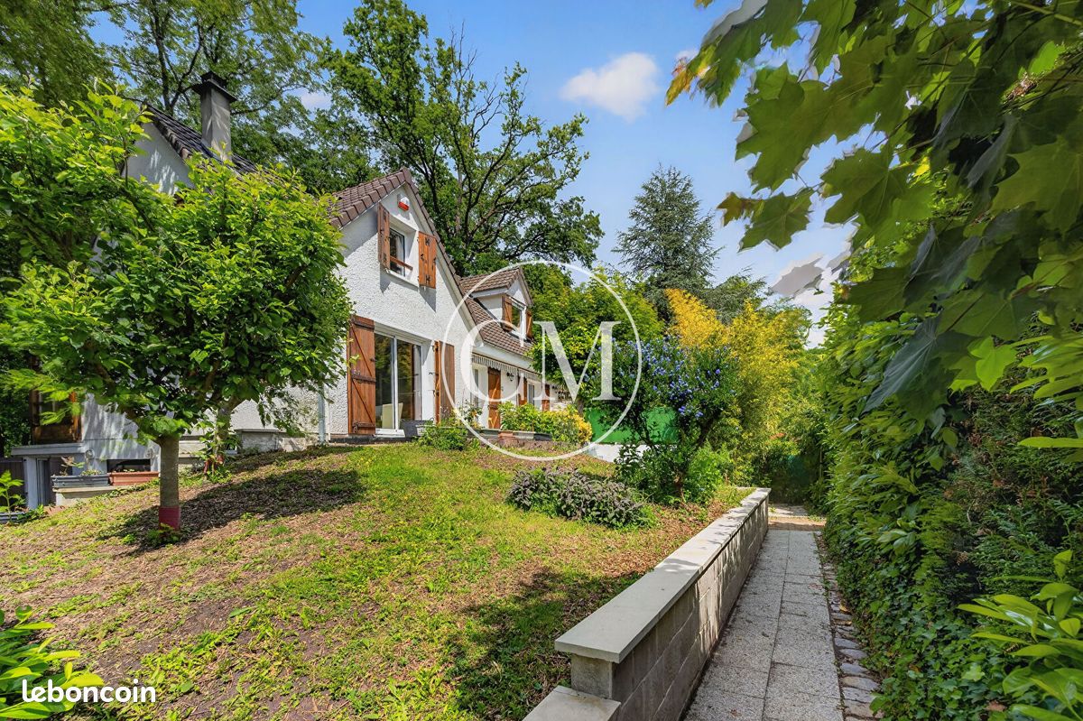 Maison 6 pièces 197 m² · au Perray-en-Yvelines · 197 m² · 476 000 €
