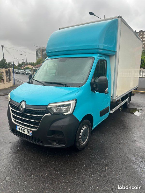 Location Renault Master 20m2 hayon (image 1)