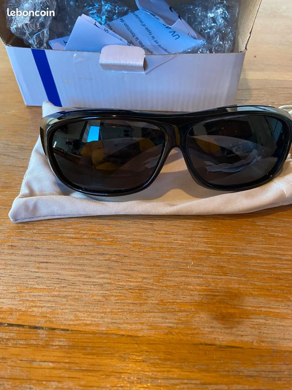 Lot de 2 paires de lunette de soleil (image 2)