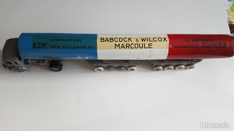 Ancien Camion France Jouet 1956 - Publicitaire Vinicole "Les Meilleurs Vins" En Tôle