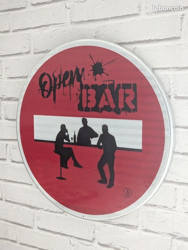Panneau de rue vierge sur mur de briques panneau d'affichage vierge