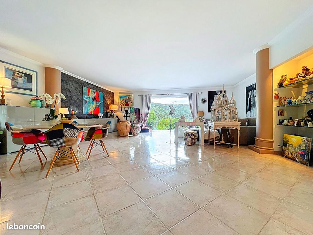 Maison 4 pièces 186 m² · à Auribeau-sur-Siagne · 186 m² · 790 000 €