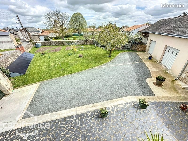 Maison 6 pièces 180 m² - Plaine-et-Vallées 79100 Oiron (image principale 12)