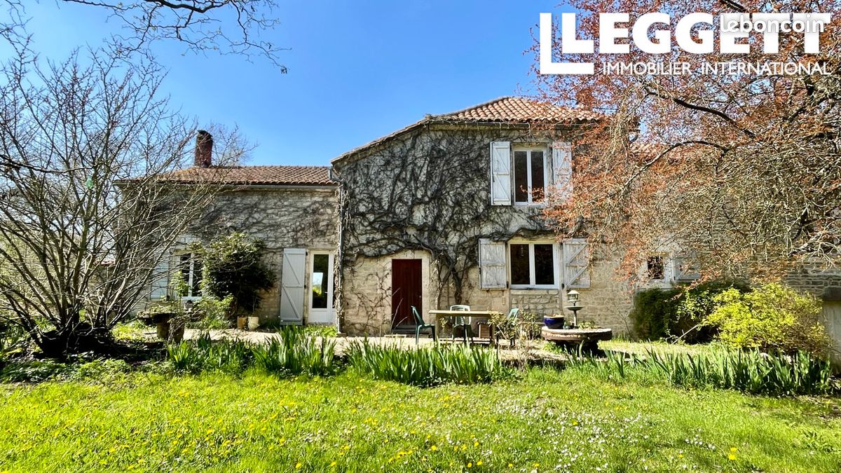 Moulin 12 pièces 312 m² - Val-d'Auge 16170 (image principale 0)